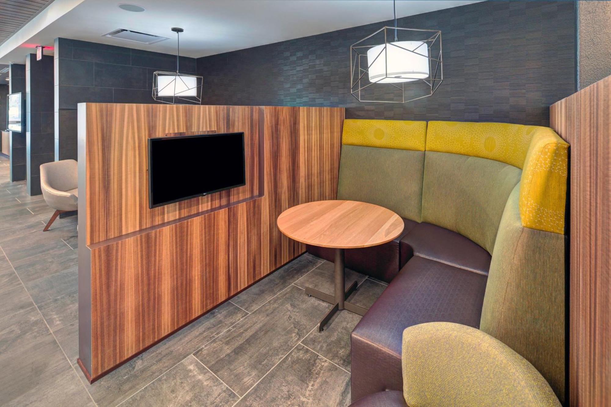 Courtyard By Marriott Appleton Riverfront Zewnętrze zdjęcie